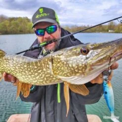Casquette Trucker Black Gunki 7 Casquette Trucker Black Gunki -Matériel De Pêche 00002 Casquette Trucker Black Gunki