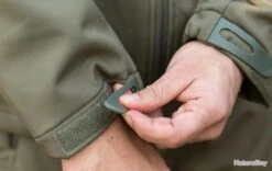 VESTE De Chasse Impermeable Coupe Vent, Coloris CAMOUFLAGE FG...... 16 VESTE De Chasse Impermeable Coupe Vent, Coloris CAMOUFLAGE FG...... -Matériel De Pêche 00006 VESTE de chasse impermeable coupe vent coloris CAMOUFLAGE FG