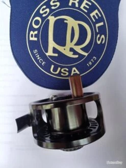 Moulinet Mouche ROSS CANYON N°1 (made In USA).Jamais Servi. Noir Anodisé. Large Arbor. Soie 0 à 3. -Matériel De Pêche 00033 Moulinet mouche ROSS CANYON N 1 made in USA .Jamais servi. Noir anodise. Large arbor. Soie 0 a 3